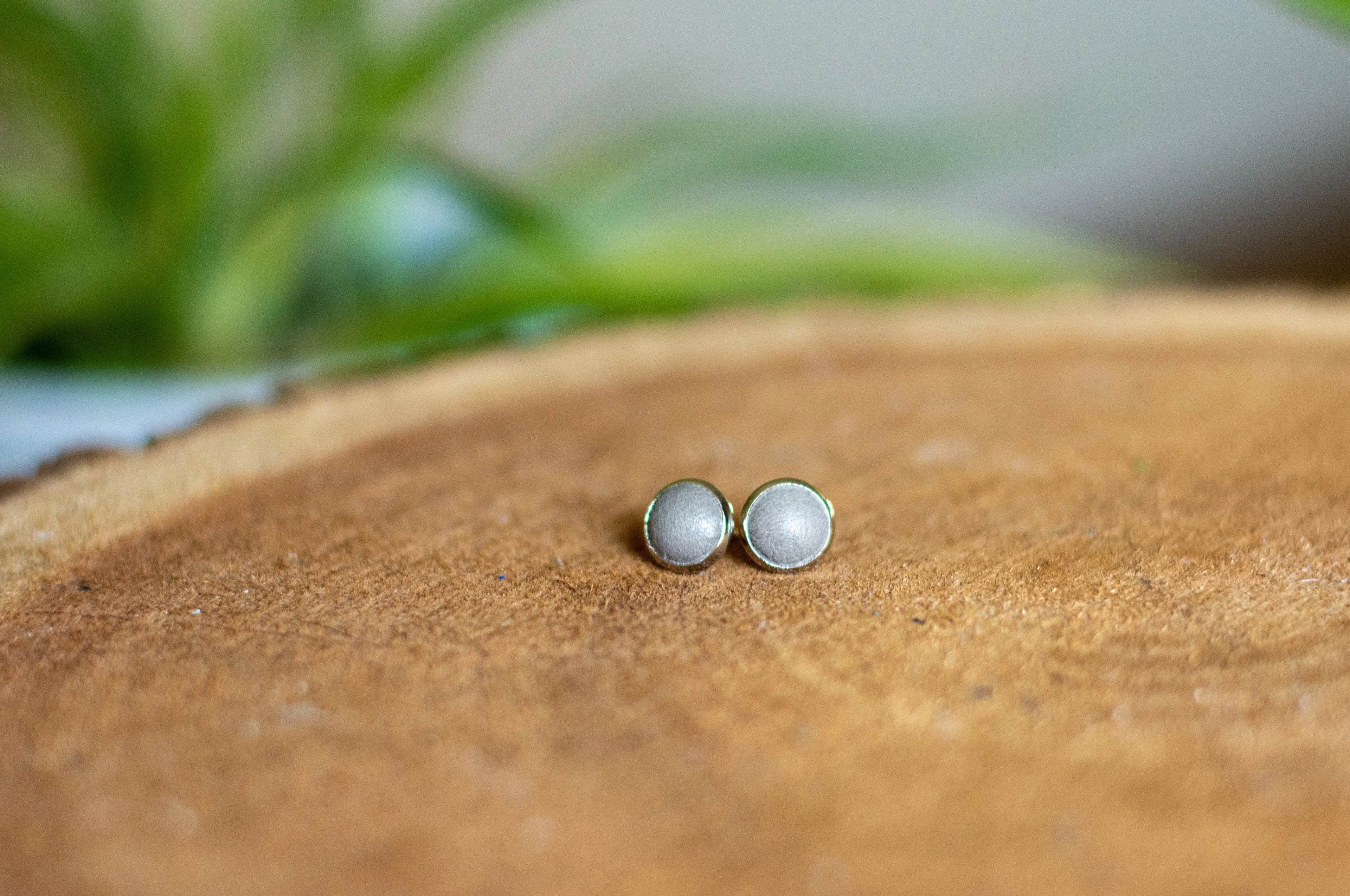 8 mm Bubble Studs