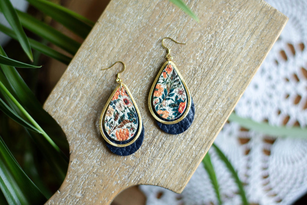 Vintage Floral Teardrop