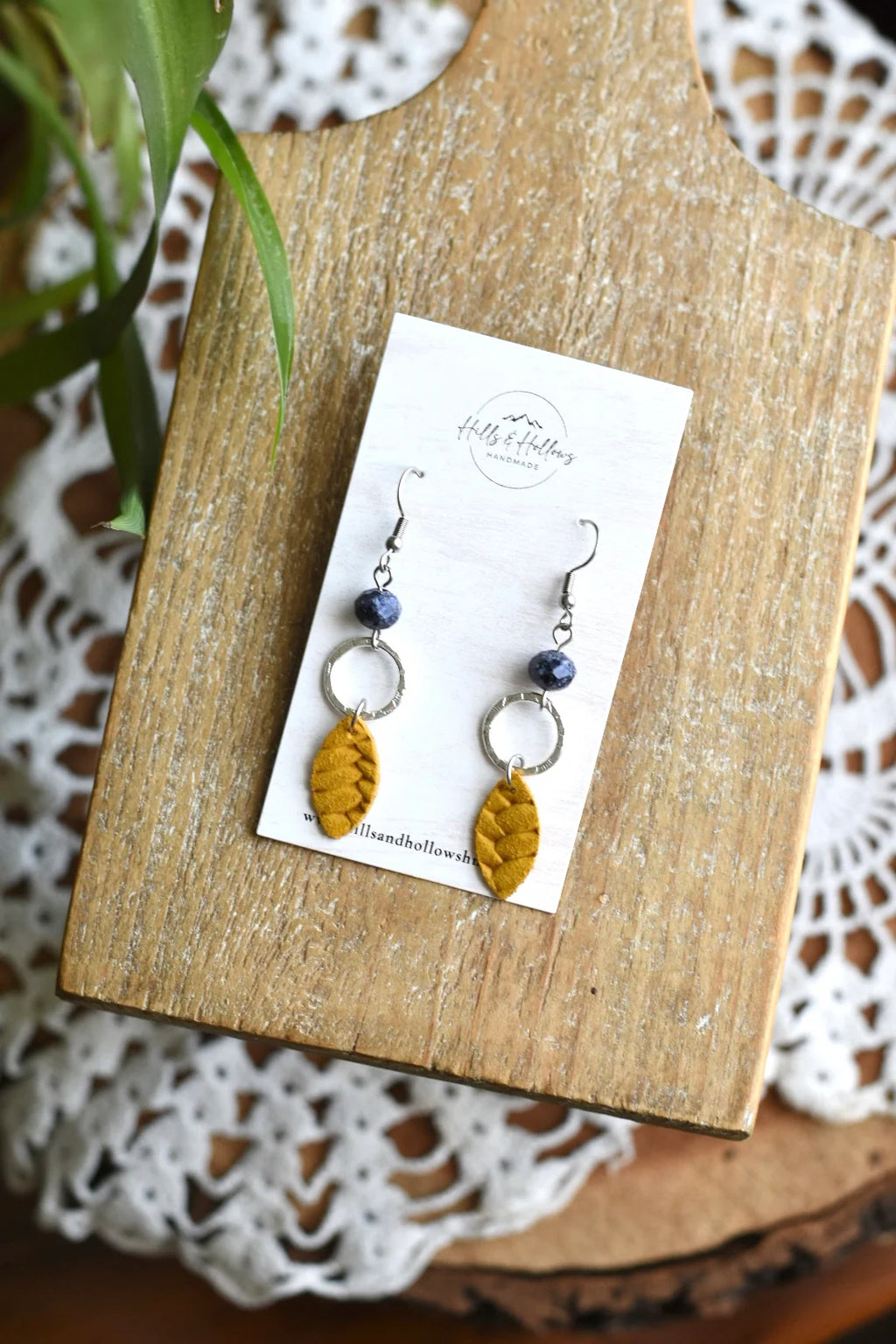 Mountie Dangle | Gold