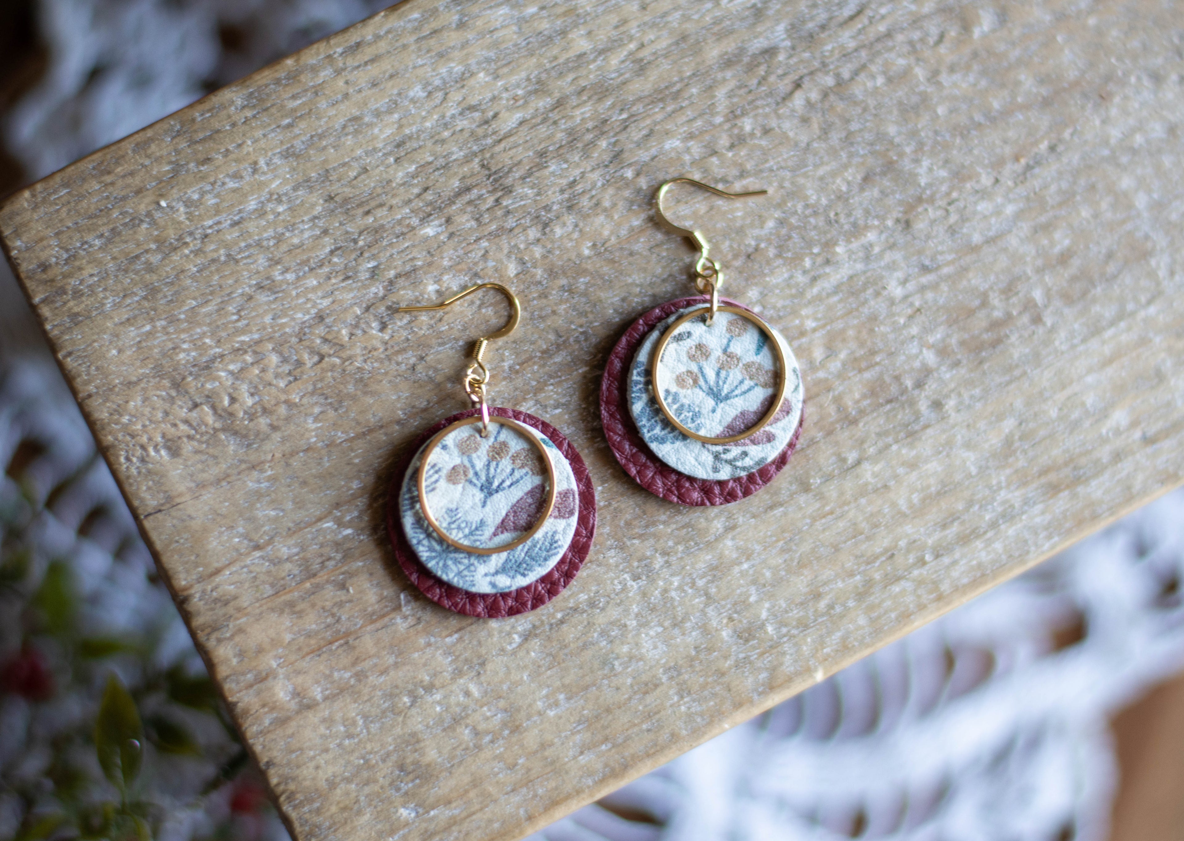 Hills & Holly Cirlces