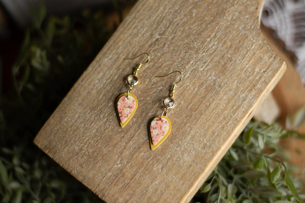 Peach Daisy Mini Leaf Drop