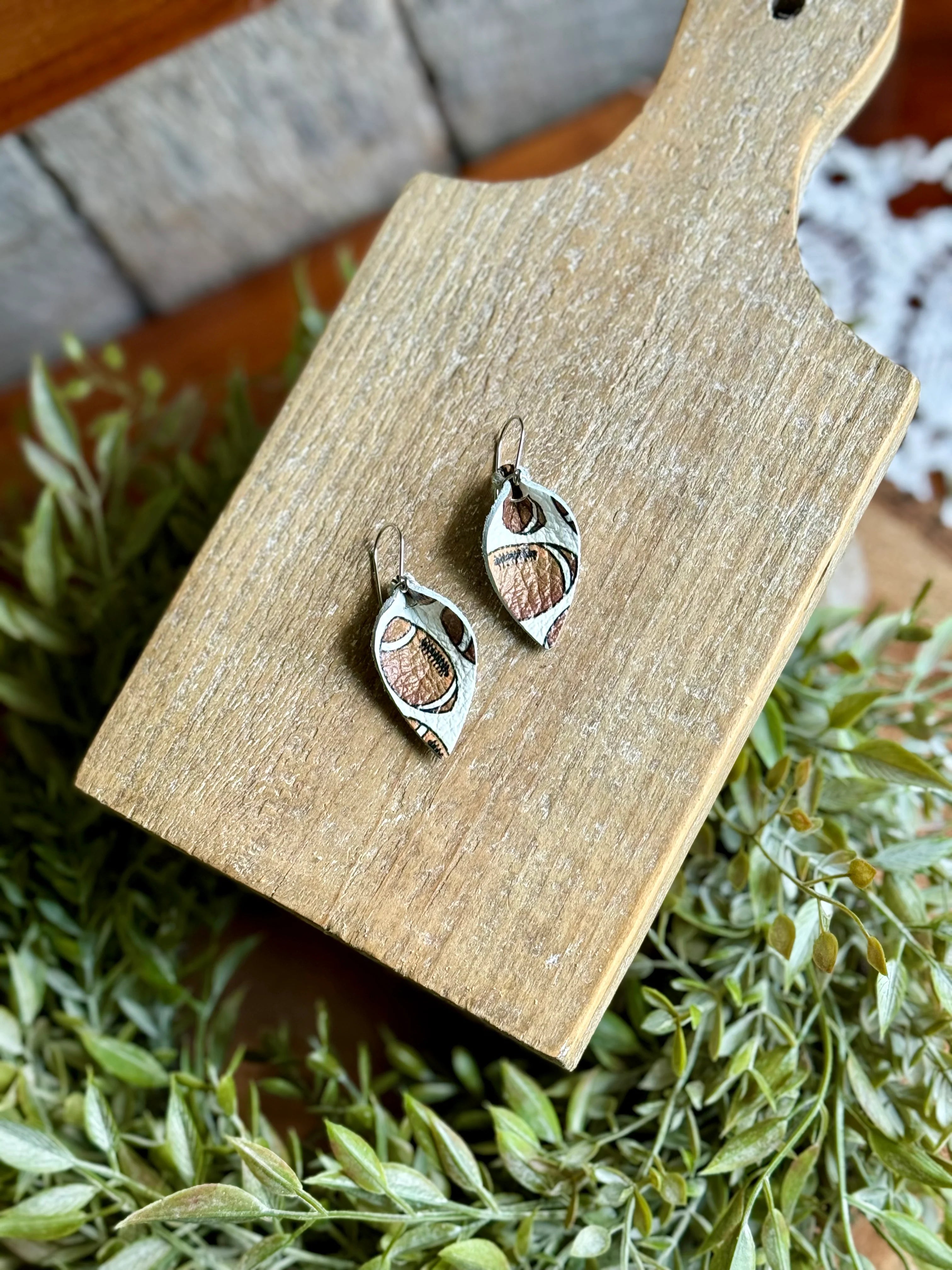 Sports Theme Small Leaf Drops