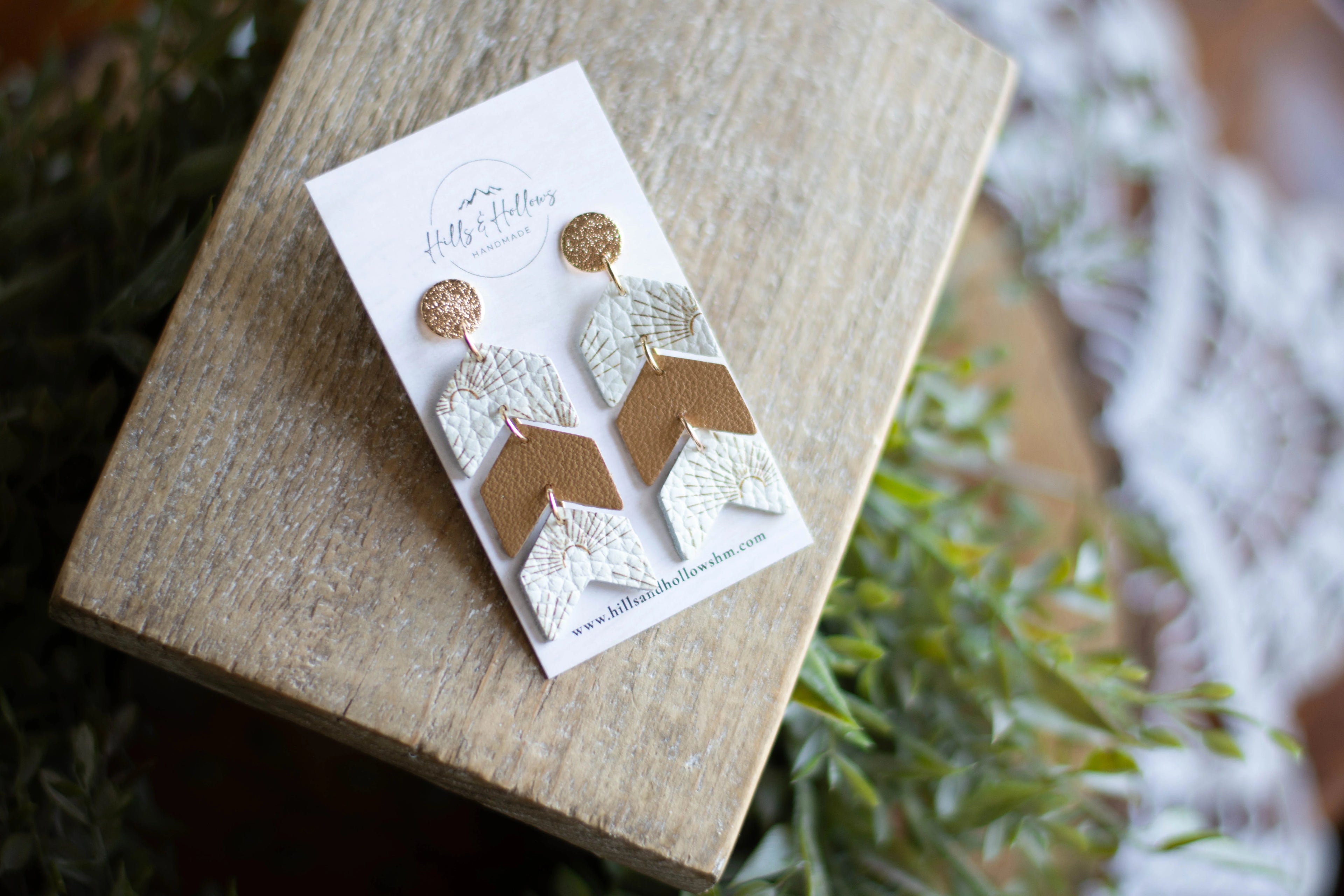 Sunshine Tri-Tiered Arrow