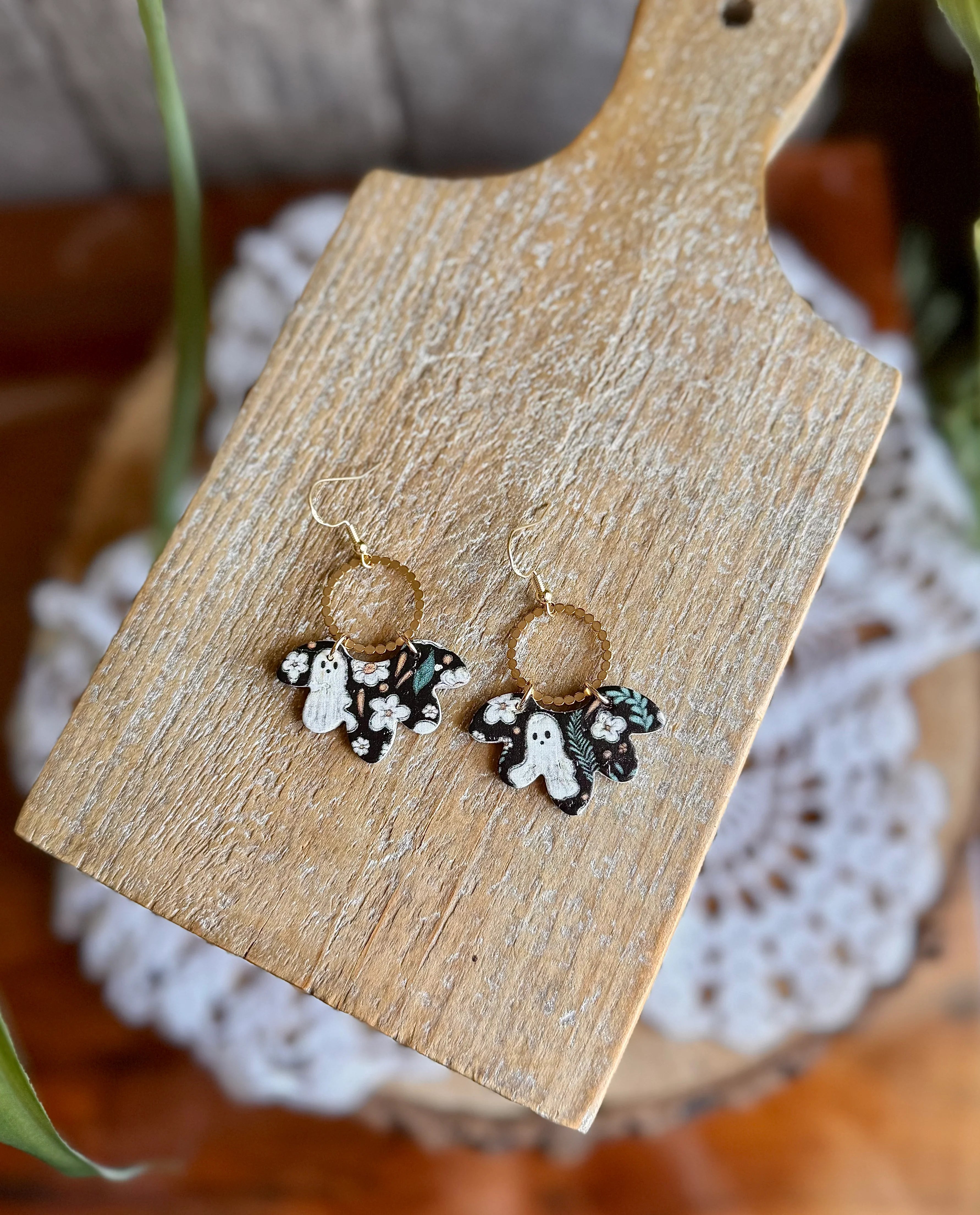 Floral Ghost Scallops