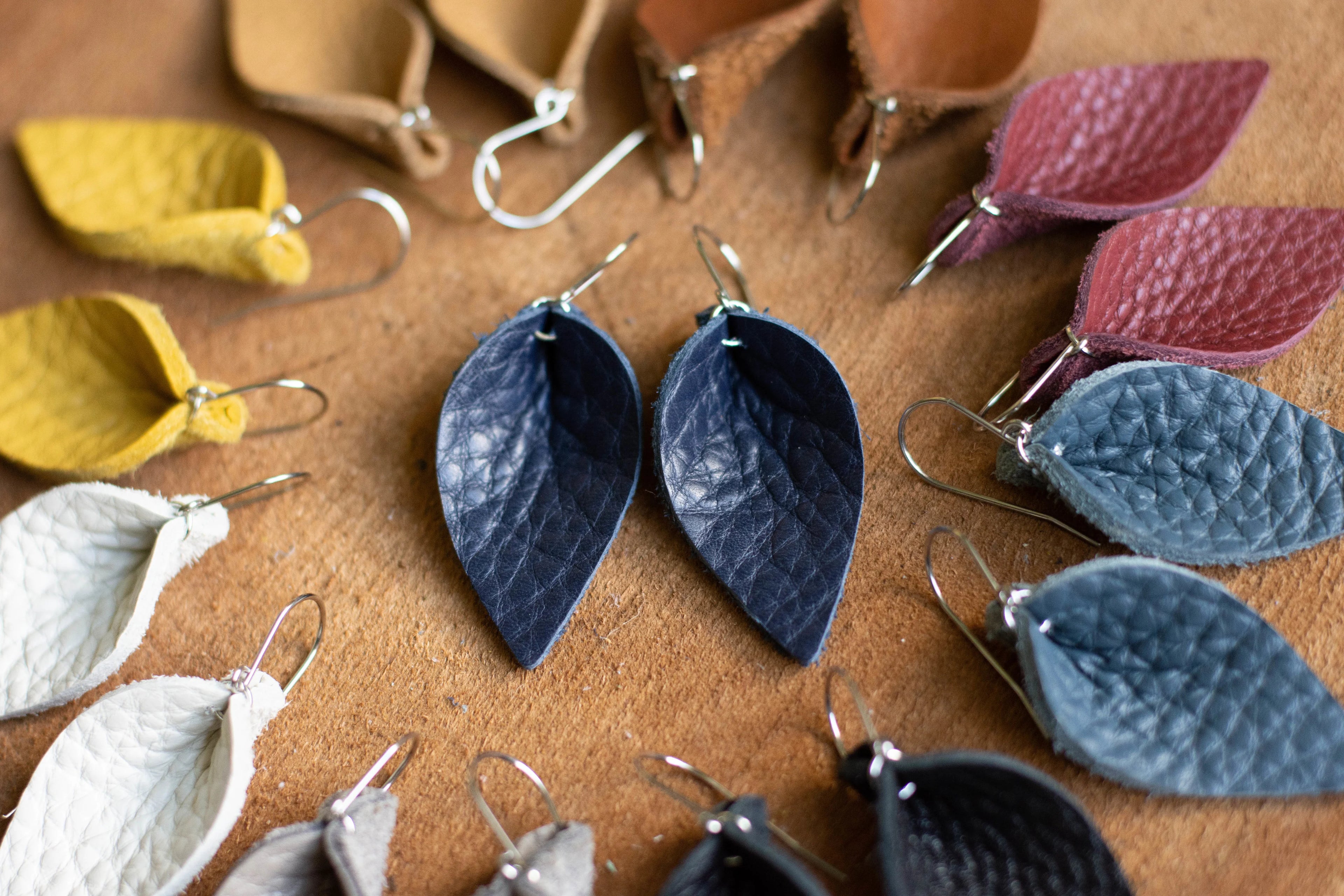 Pebble Leather Leaf Drop