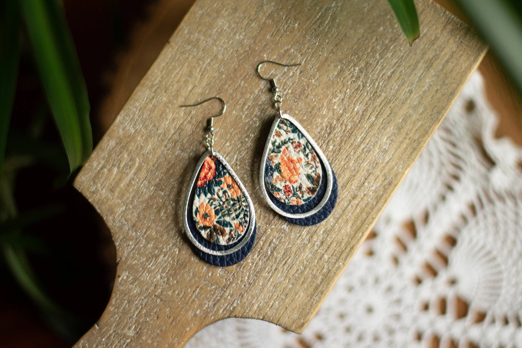 Vintage Floral Teardrop