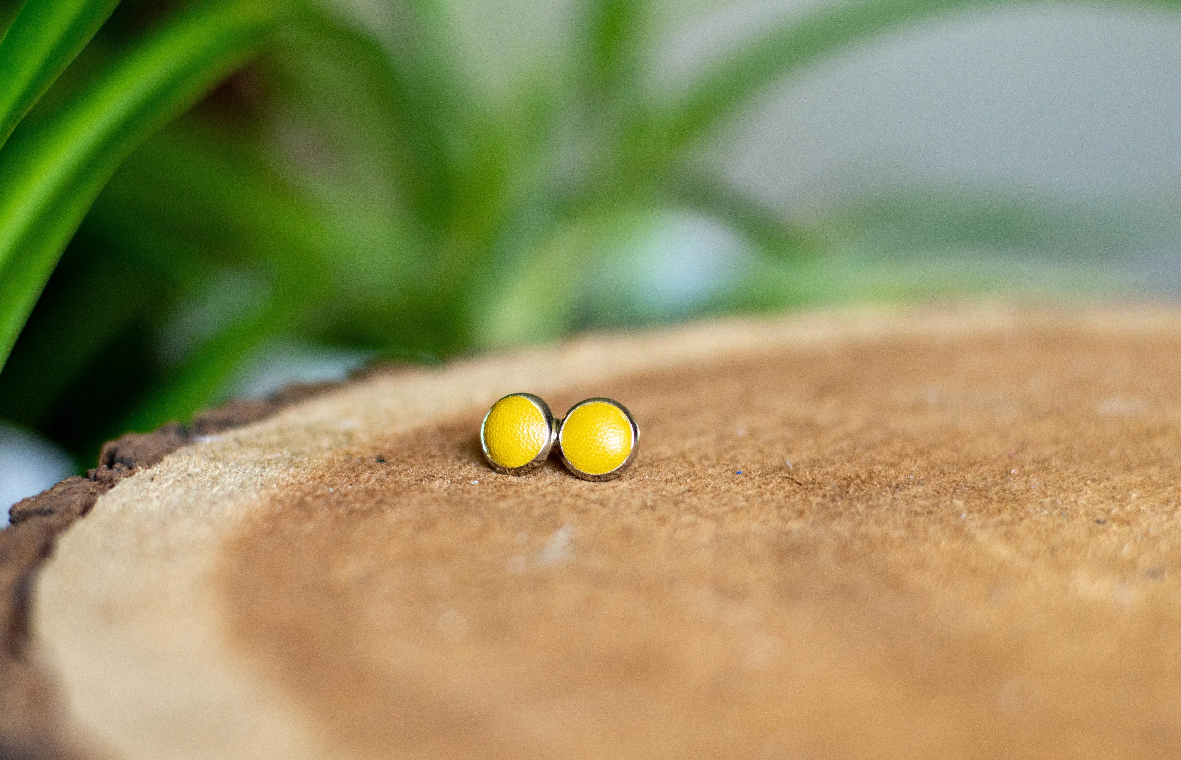 8 mm Bubble Studs