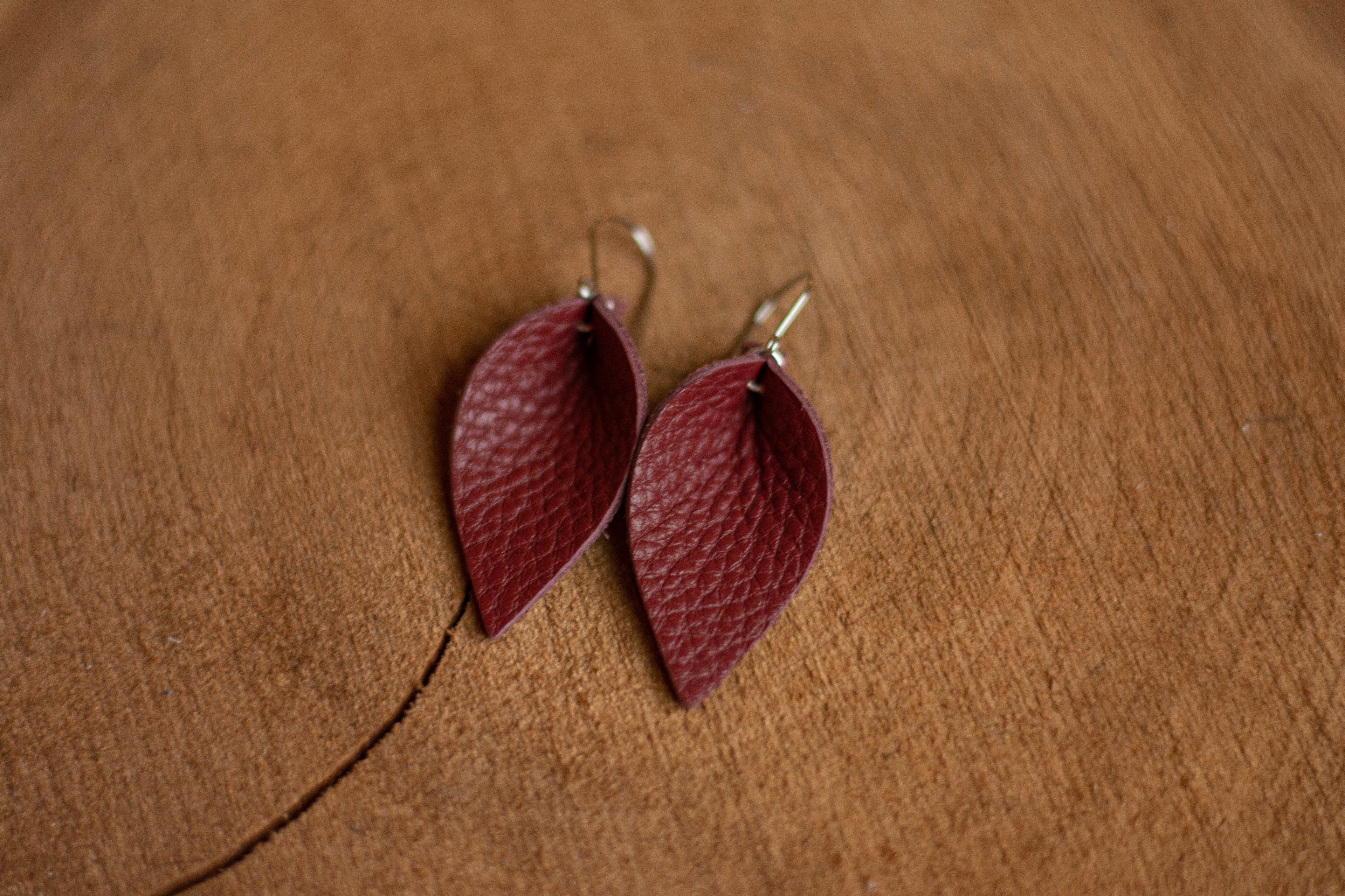 Pebble Leather Leaf Drop