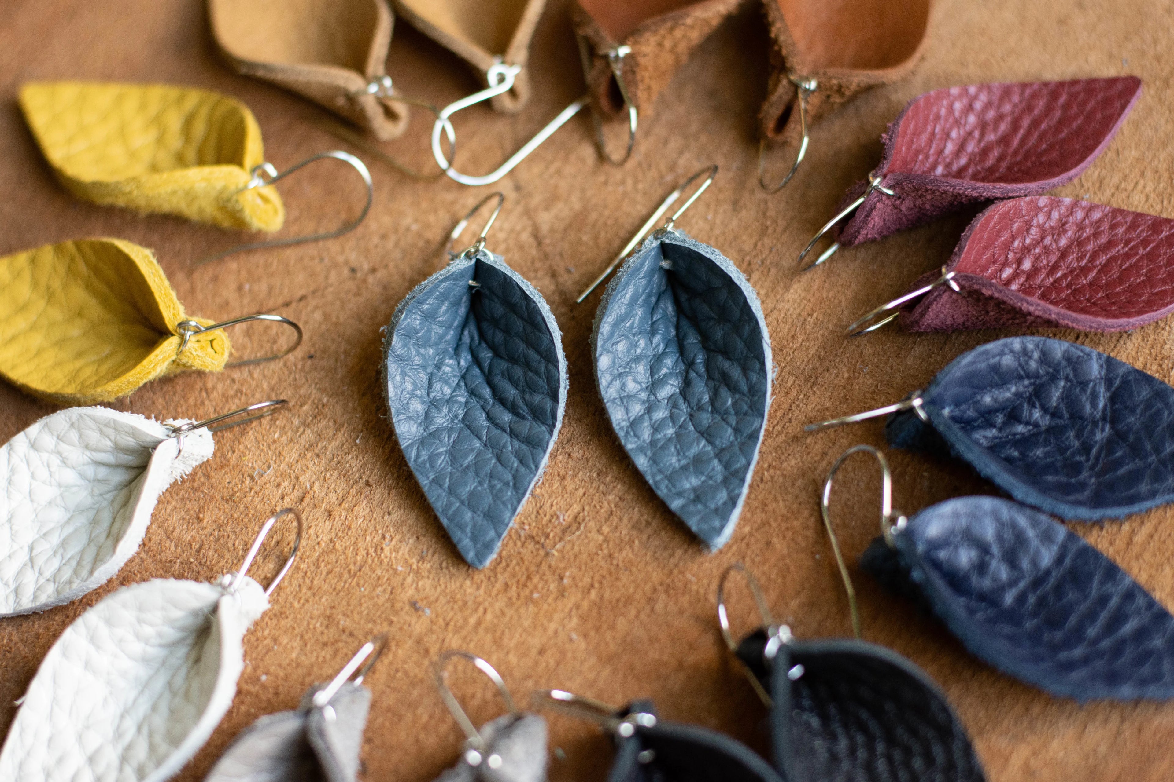 Pebble Leather Leaf Drop