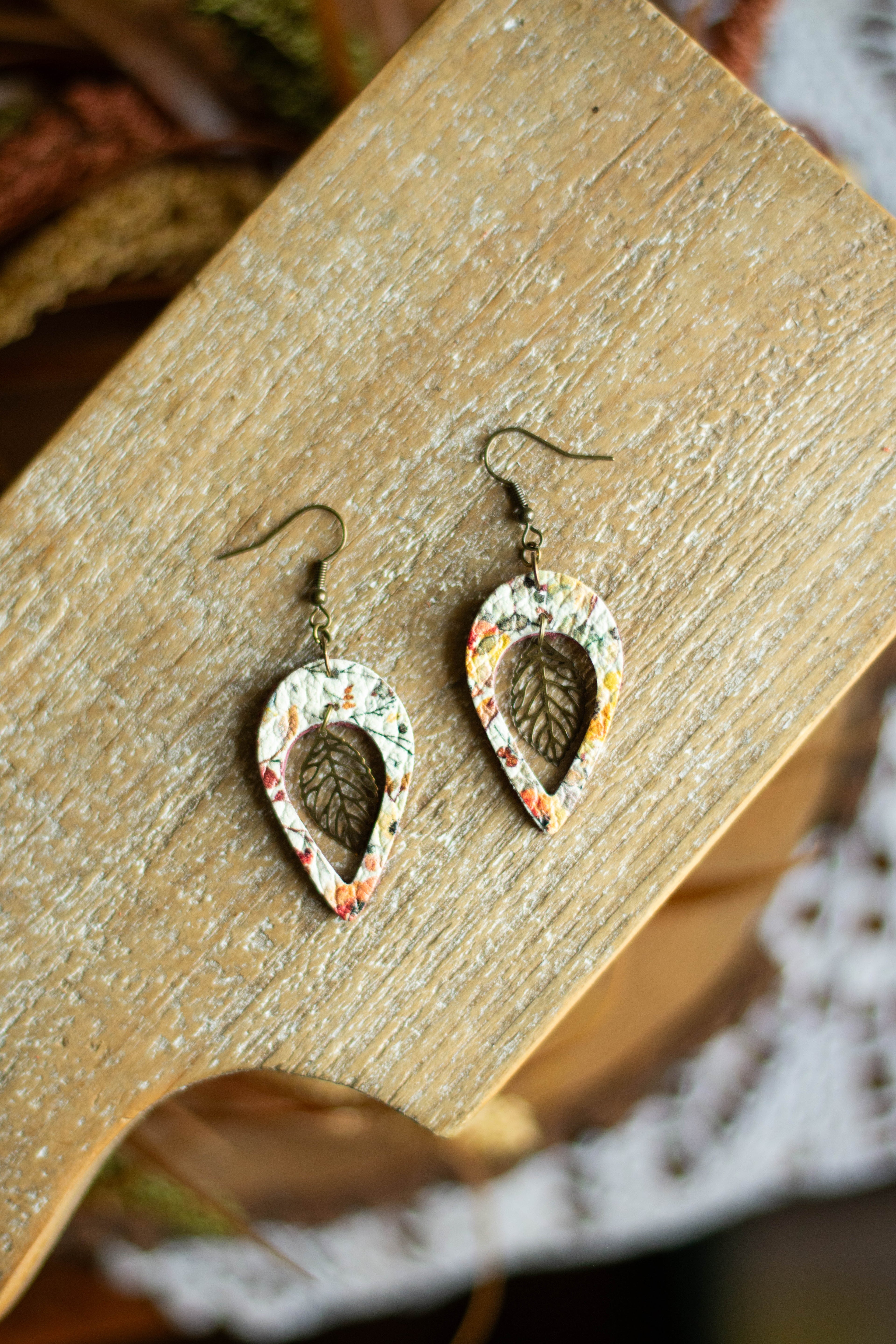 Harvest Watercolor Peek-a-Leafdrop | Small