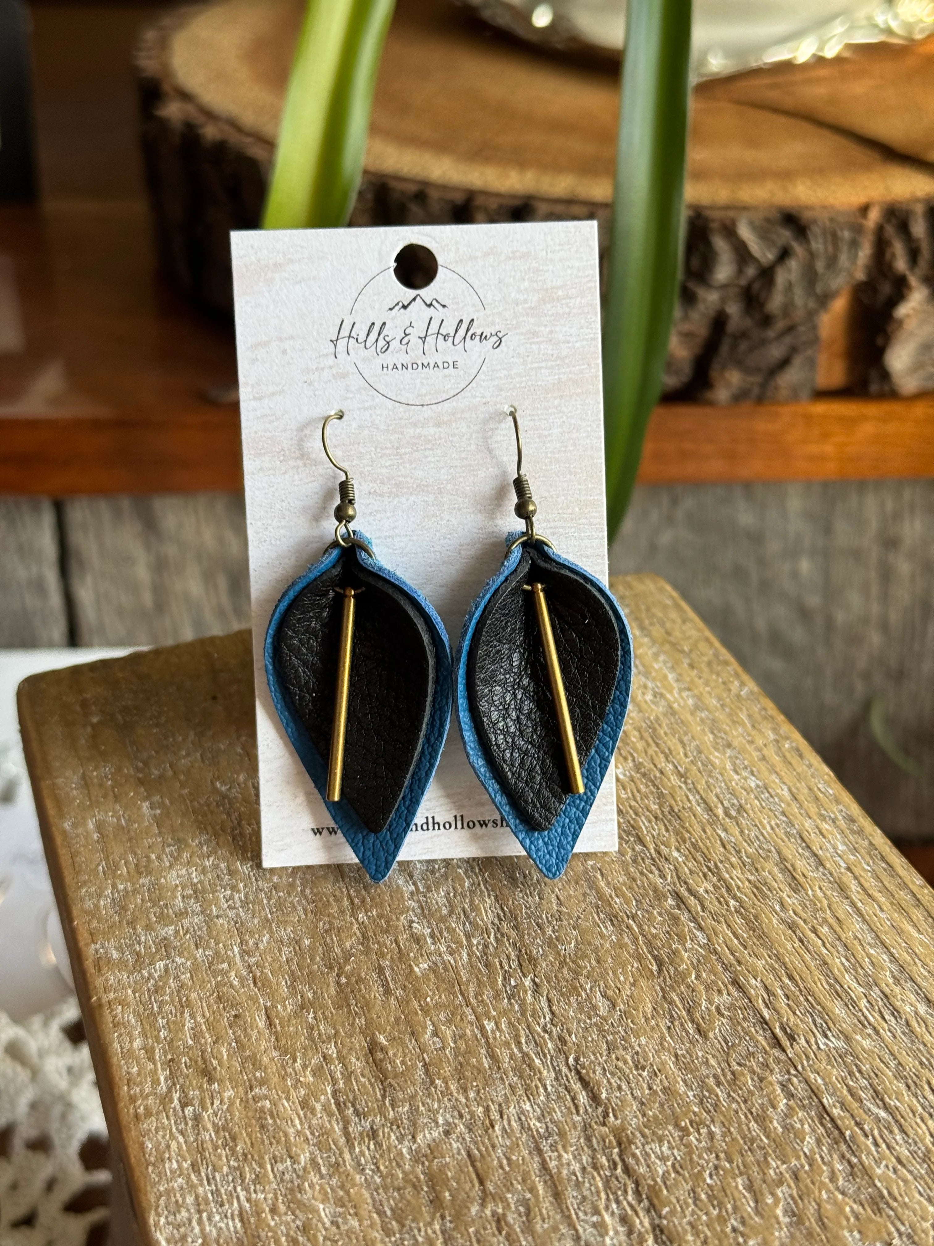 Black & Blue Leafdrop