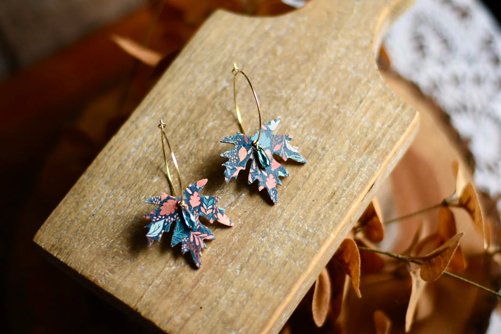 Maple Leaf Dangle | Blue