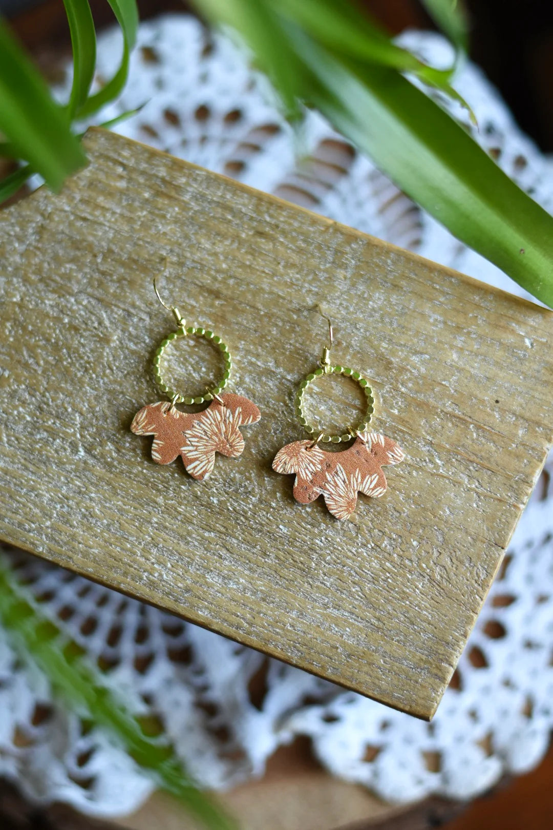 Burnt Orange Flower Scallop