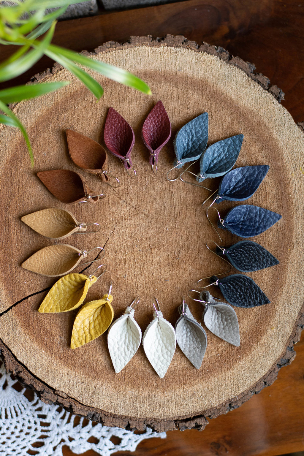 Pebble Leather Leaf Drop