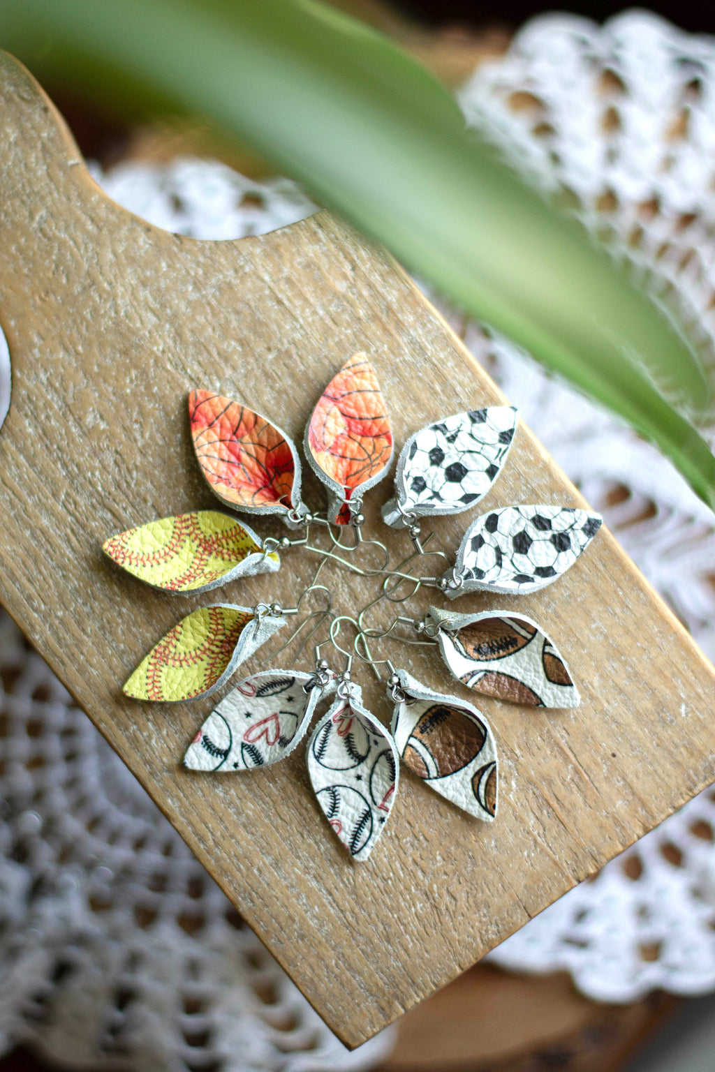 Sports Theme Small Leaf Drops