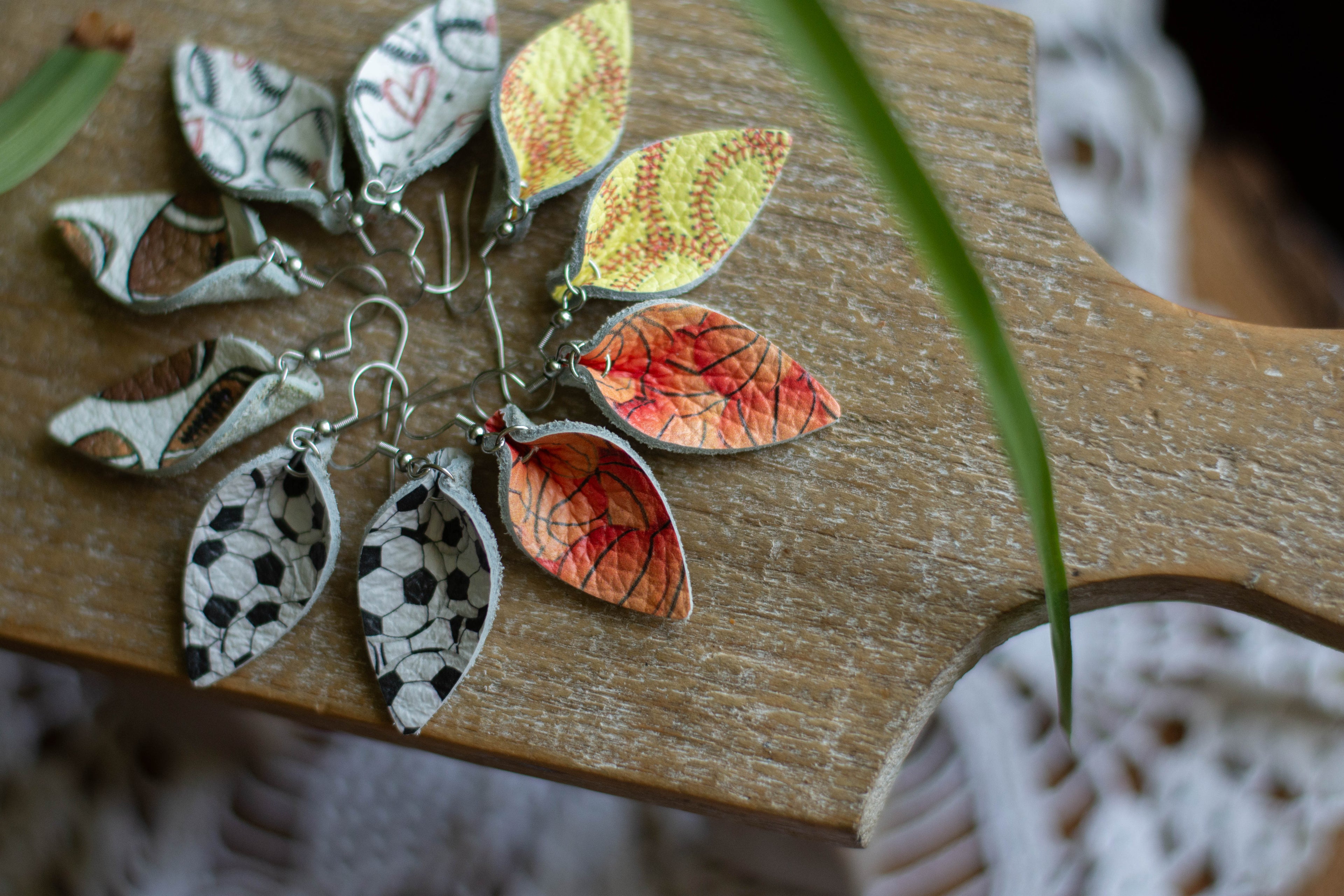 Sports Theme Small Leaf Drops