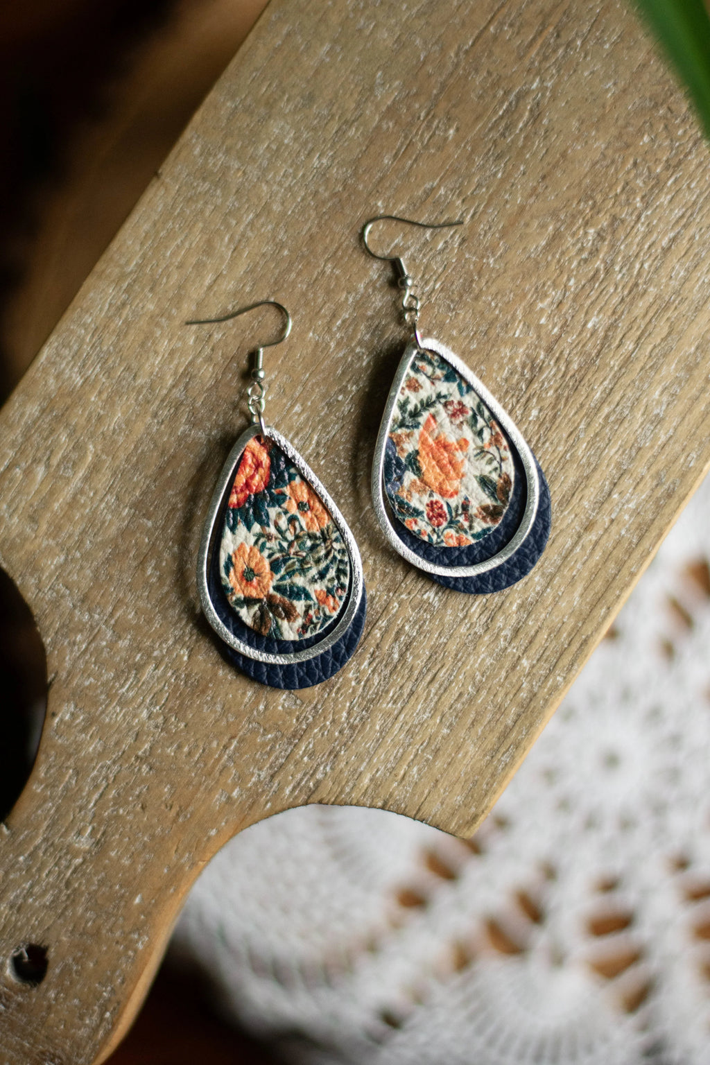 Vintage Floral Teardrop